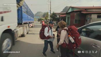 Pechino Express, coppie dirette al villaggio di fabbri