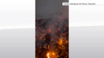 Honduras, l’incendio al Parco Nazionale visto da un aereo