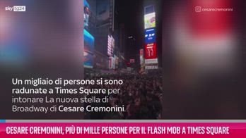 VIDEO Cesare Cremonini, il flash mob a Times Square