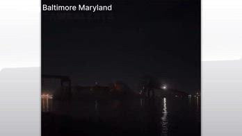 Crollo ponte Baltimora, vigili del fuoco: 20 persone in acqua