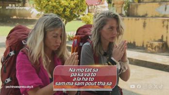 Pechino Express, le coppie recitano la preghiera