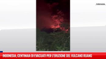 Indonesia, centinaia di evacuati per l'eruzione del vulcano Ruang