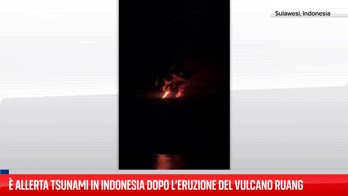 È allerta tsunami in Indonesia dopo eruzione vulcano Ruanga