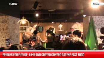 Fridays for Future, a Milano corteo contro catene fast food