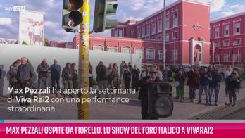 VIDEO Max Pezzali ospite da Fiorello a VivaRai2