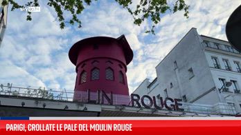 Parigi, crollate le pale del Moulin Rouge