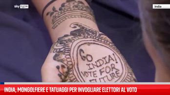 India, mongolfiere e tatuaggi per invogliare elettori votare