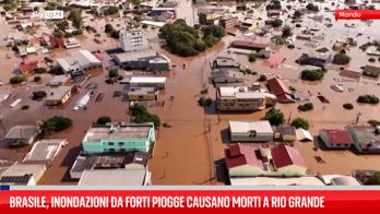 Inondazioni in Brasile, decine di morti e migliaia di sfolltati