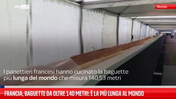 Francia, sfornata la baguette più lunga del mondo