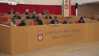 Regione Puglia, bocciata la mozione di sfiducia contro Emiliano