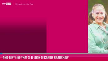 VIDEO And Just Like That 3, il look di Carrie Bradshaw