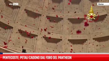 Pentecoste, petali cadono dal foro del Pantheon