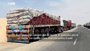 Blocco degli aiuti umanitari a Rafah, il cibo marcisce sui camion