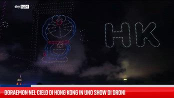 Doraemon nel cielo di Hong Kong in uno show di droni
