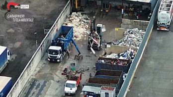 Traffico illecito di rifiuti nel napoletano, 12 arresti