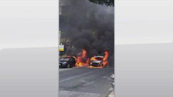 Roma, un'auto prende fuoco durante la marcia: nessun ferito