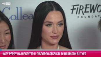 VIDEO Katy Perry riscrive il discorso sessista di Butker