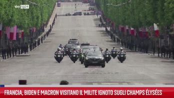Biden in Francia, con Macron all'Arco di Trionfo