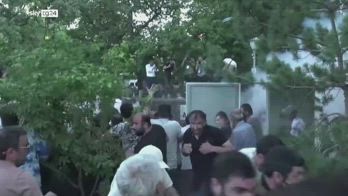 Azerbaigian, scontri tra manifestanti e polizia