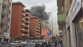 Milano, a fuoco autofficina: evacuato edificio a Gambara