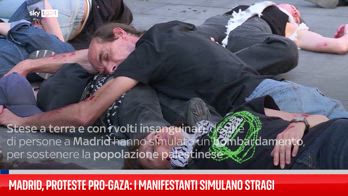 Madrid, proteste pro-Gaza: i manifestanti simulano stragi