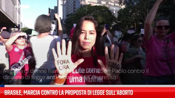 Le donne brasiliane marciano contro la legge su aborto