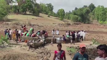 India, residenti alle prese con una grave carenza d'acqua