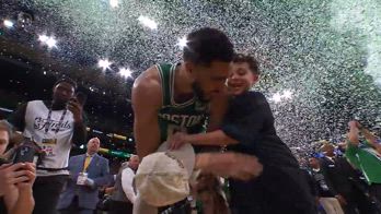 NBA, il momento da film di Tatum e il figlio Deuce