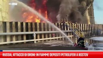 Depositi petroliferi in fiamme a Rostov dopo l'attacco di droni