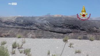Messina, incendio discarica: intervento vigili del fuoco