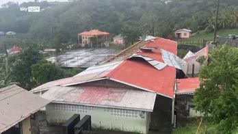 Uragano Beryl punta sulla Giamaica dopo aver flagellato le isole dei Caraibi