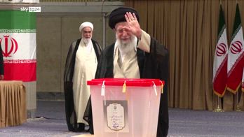 Presidenziali Iran, urne aperte per ballottaggio, ma sul voto incognita affluenza