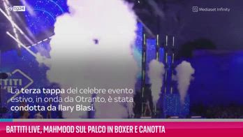 VIDEO Battiti Live, Mahmood sul palco in boxer e canotta