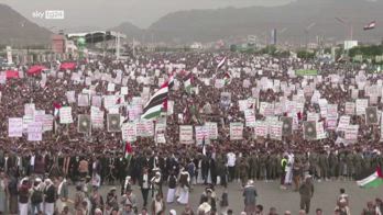 Yemen, Houthi manifestano in solidarietÃ  dei palestinesi