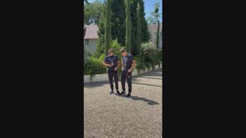 Parigi 2024, Frigo e Conte Bonin posano con la medaglia