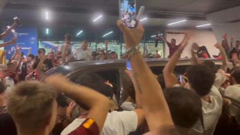 SoulÃ© a Roma, troppi tifosi...e il Van non riesce a partire