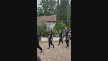 Parigi 2024, l'arrivo delle spadiste azzurre a Casa Italia