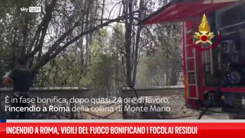 Incendio a Roma, vigili del fuoco bonificano i focolai residui