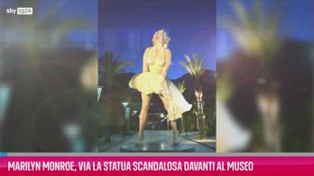 VIDEO Marilyn Monroe via statua scandalosa davanti al museo