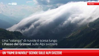 Un “fiume di nuvole” scende sulle Alpi svizzere