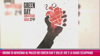 VIDEO Green Day, drone si avvicina al palco e la band scappa