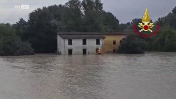 Maltempo Modena, due persone soccorse in gommone