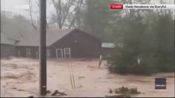 Uragano Helene, casa trascinata via dalle inondazioni