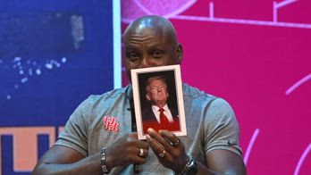 ESTRATTO CARL LEWIS STRAPPA FOTO TRUMP