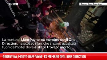 Morte Liam Payne, la folla sotto hotel dove alloggiava