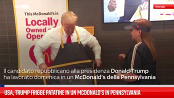 Usa, Trump frigge patatine in un McDonald's in Pennsylvania