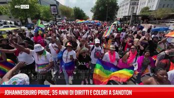 L’Africa Pride di Johannesburg celebra 35 anni con una parata di strada