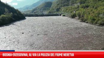 Bosnia, la pulizia del fiume neteva post alluvione