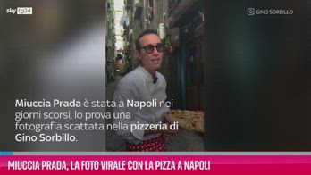 VIDEO Miuccia Prada, la foto virale con la pizza a Napoli