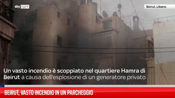 Beirut, vasto incendio in un parcheggio